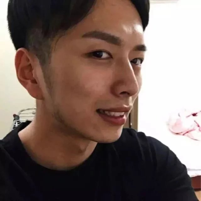 昦蓝色
