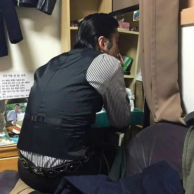 佛敖团踞陶逻侠